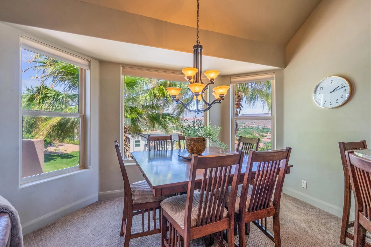 Dining area with seating for families and groups